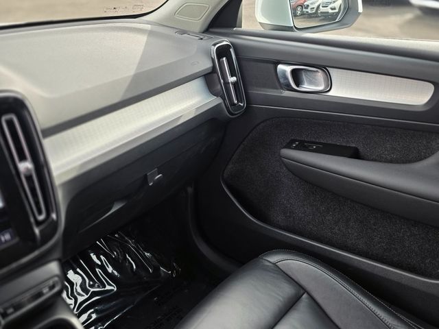 2022 Volvo XC40 T5 AWD Momentum - 22967352 - 35