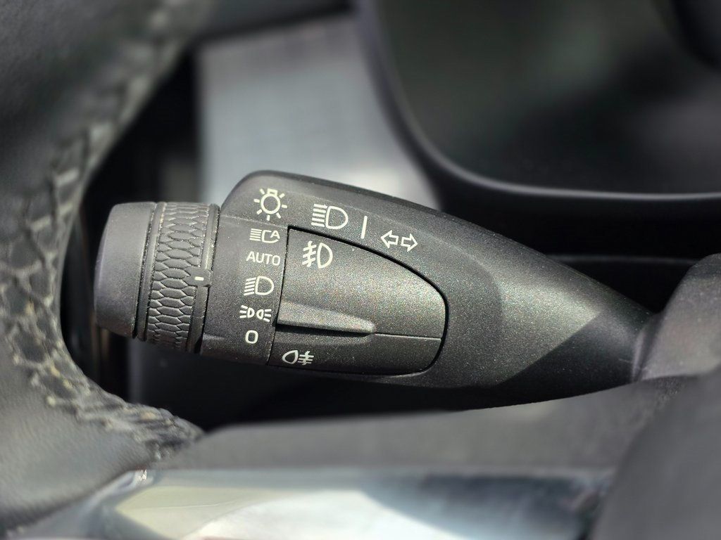 2022 Volvo XC40 T5 AWD Momentum - 22967352 - 38