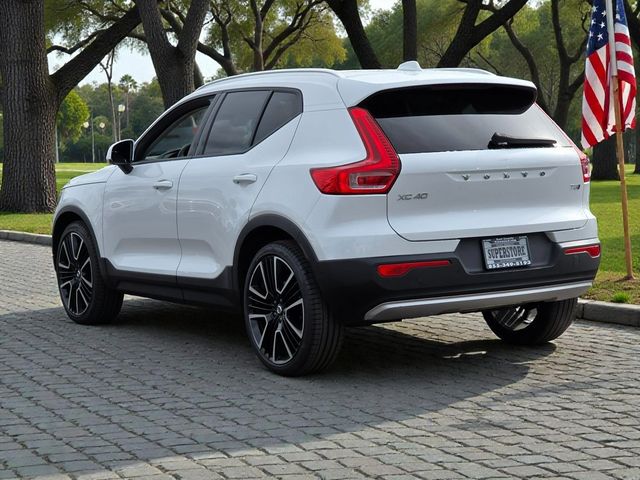2022 Volvo XC40 T5 AWD Momentum - 22967352 - 3