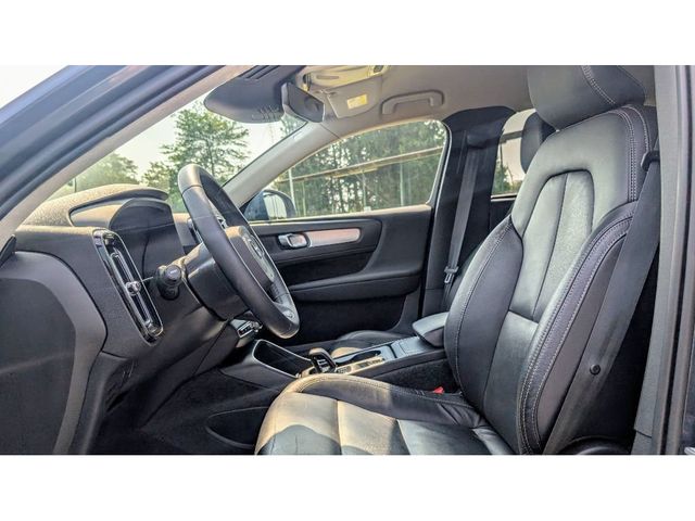 2022 Volvo XC40 T5 AWD Momentum - 22895931 - 13