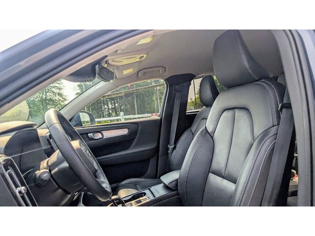 2022 Volvo XC40 T5 AWD Momentum - 22895931 - 14