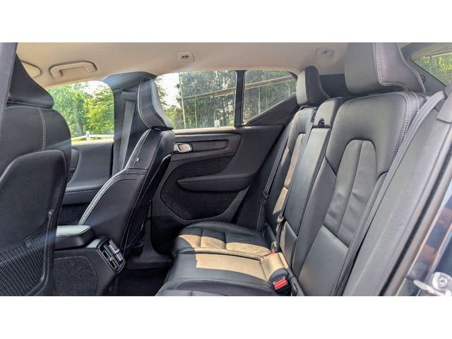 2022 Volvo XC40 T5 AWD Momentum - 22895931 - 16