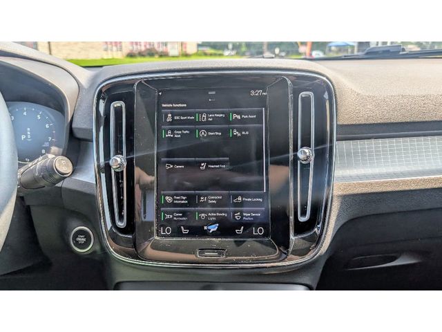 2022 Volvo XC40 T5 AWD Momentum - 22895931 - 25