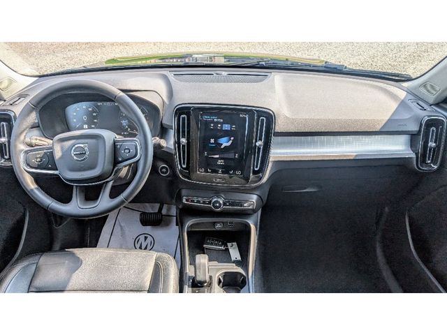 2022 Volvo XC40 T5 AWD Momentum - 22895931 - 29