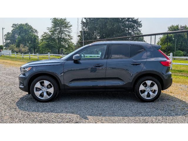 2022 Volvo XC40 T5 AWD Momentum - 22895931 - 3
