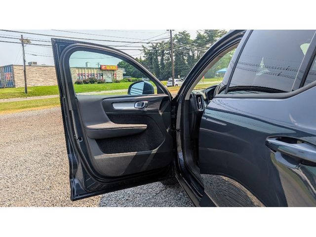 2022 Volvo XC40 T5 AWD Momentum - 22895931 - 8
