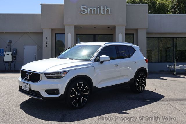 2022 Volvo XC40 T5 AWD Momentum - 23025507 - 0
