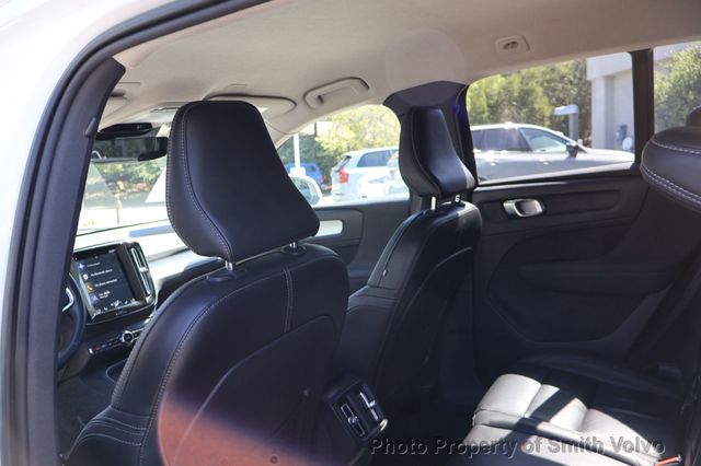 2022 Volvo XC40 T5 AWD Momentum - 23025507 - 13