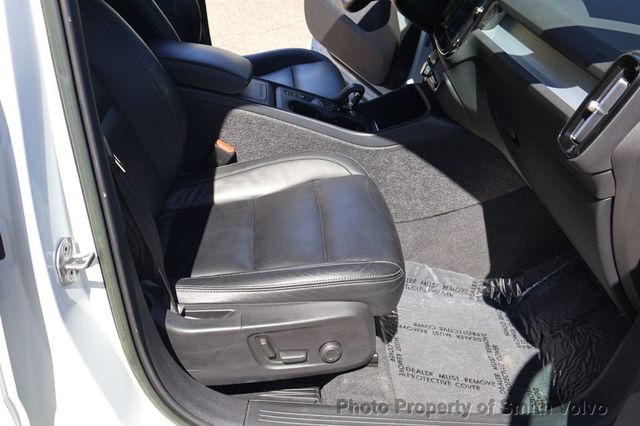2022 Volvo XC40 T5 AWD Momentum - 23025507 - 14