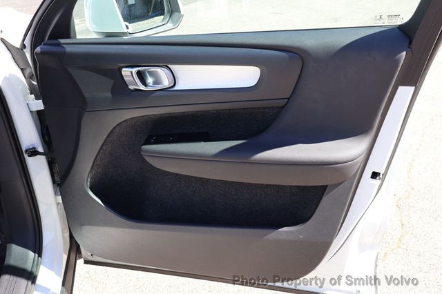 2022 Volvo XC40 T5 AWD Momentum - 23025507 - 16