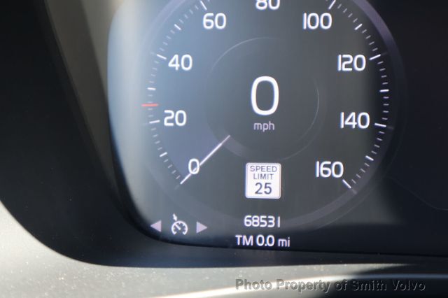 2022 Volvo XC40 T5 AWD Momentum - 23025507 - 23