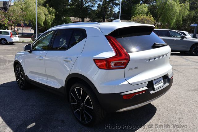 2022 Volvo XC40 T5 AWD Momentum - 23025507 - 2