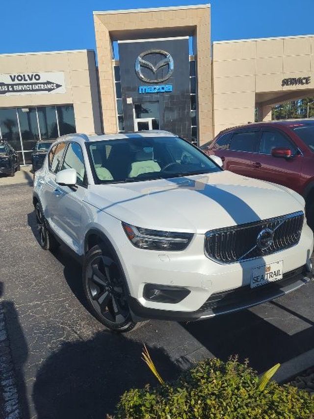2022 Volvo XC40 T5 AWD Momentum - 22947116 - 1
