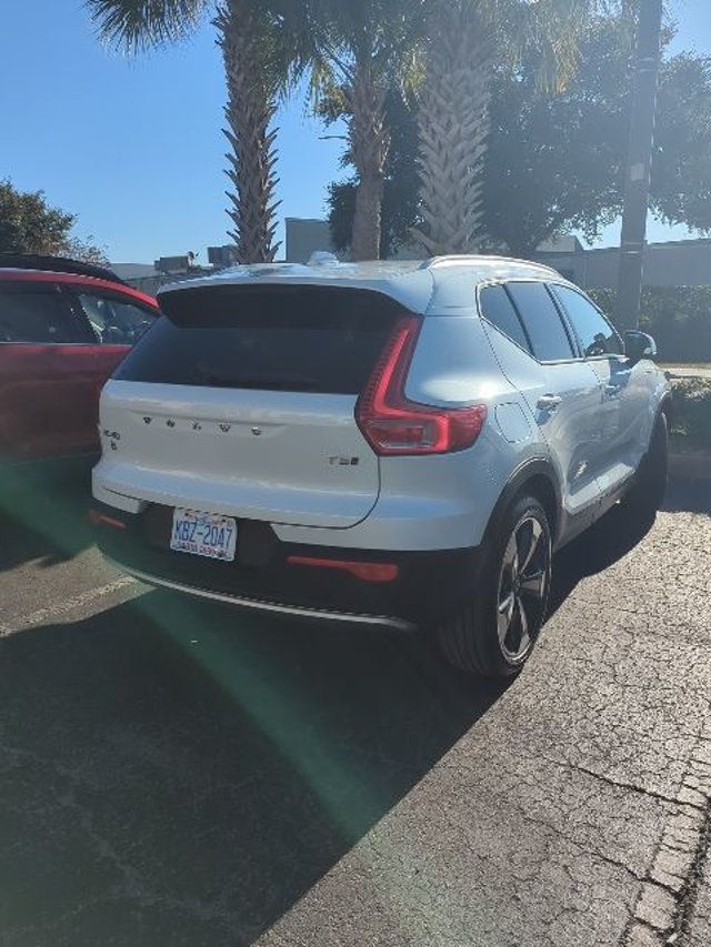 2022 Volvo XC40 T5 AWD Momentum - 22947116 - 2