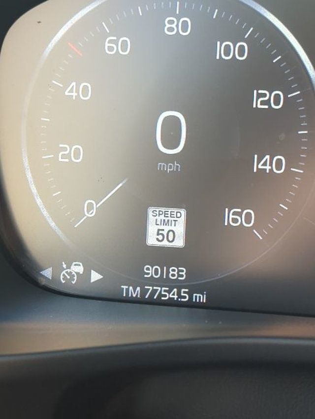 2022 Volvo XC40 T5 AWD Momentum - 22947116 - 5