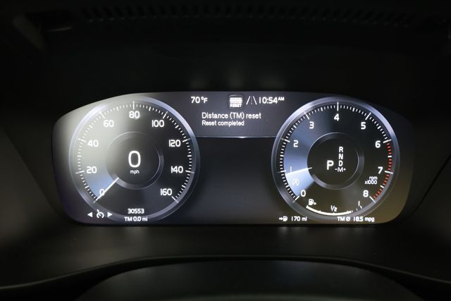 2022 Volvo XC40 T5 AWD R-Design with 20'' Wheels & Hands-Free Tailgate - 22848776 - 12