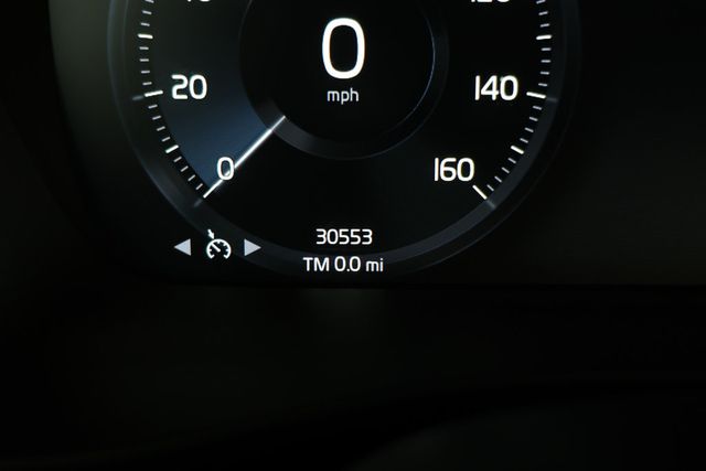 2022 Volvo XC40 T5 AWD R-Design with 20'' Wheels & Hands-Free Tailgate - 22848776 - 13