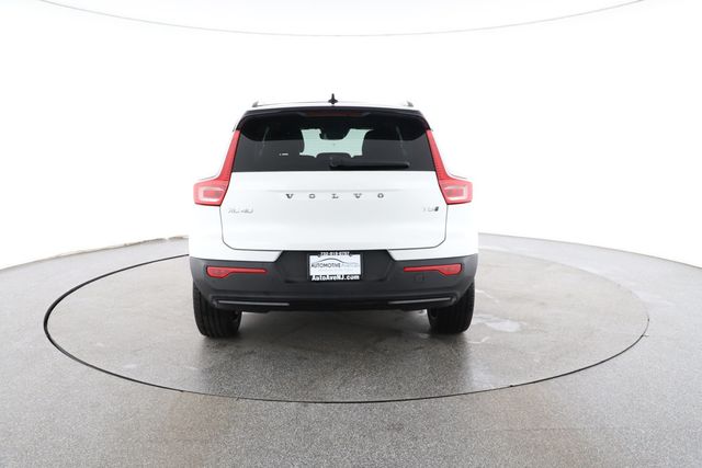 2022 Volvo XC40 T5 AWD R-Design with 20'' Wheels & Hands-Free Tailgate - 22848776 - 3