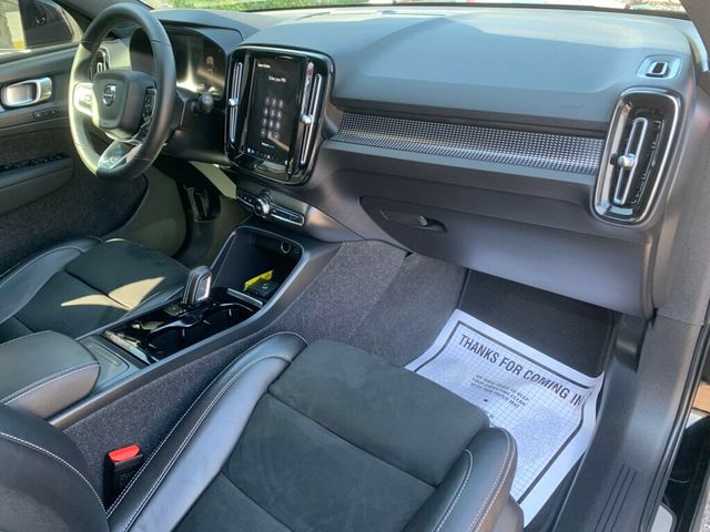 2022 Volvo XC40 Recharge Pure Electric P8 eAWD Twin - 22932056 - 27