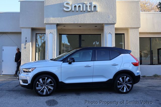 2022 Volvo XC40 Recharge Pure Electric P8 eAWD Twin Plus - 22970898 - 0
