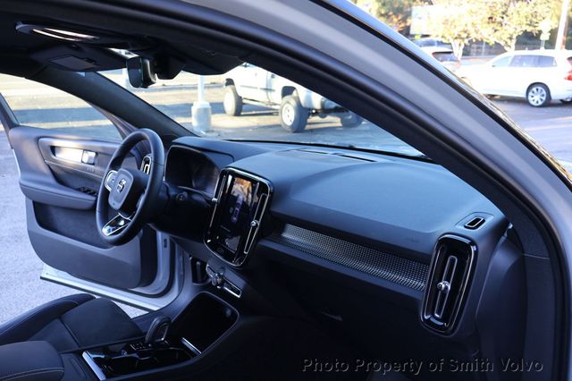 2022 Volvo XC40 Recharge Pure Electric P8 eAWD Twin Plus - 22970898 - 14