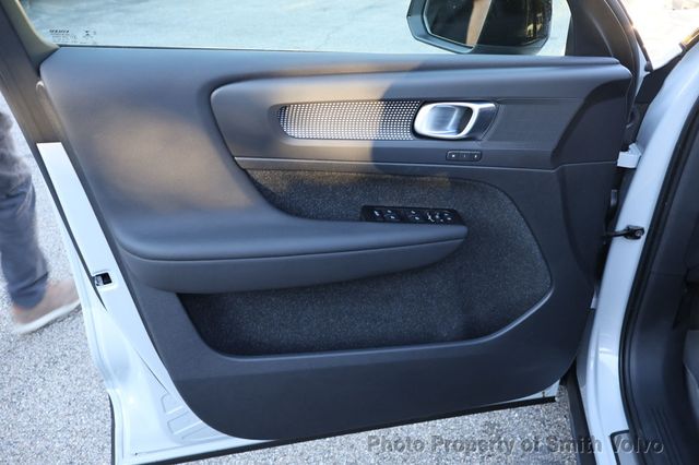 2022 Volvo XC40 Recharge Pure Electric P8 eAWD Twin Plus - 22970898 - 8