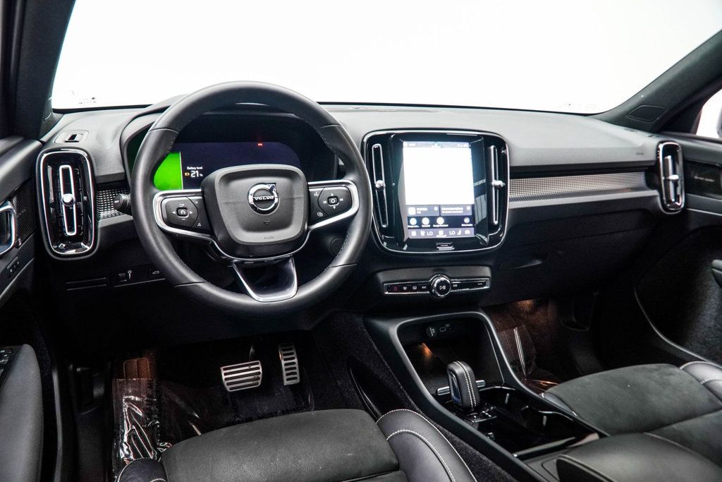 Volvo XC40 photo 16