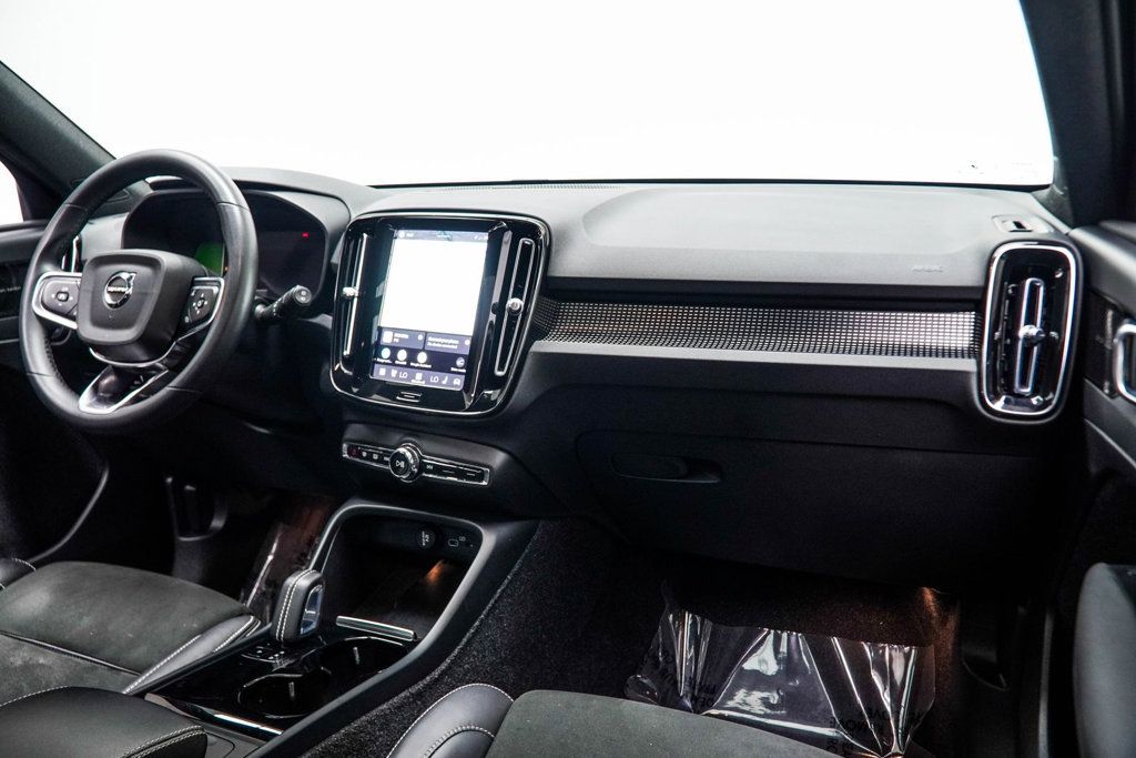 Volvo XC40 photo 19