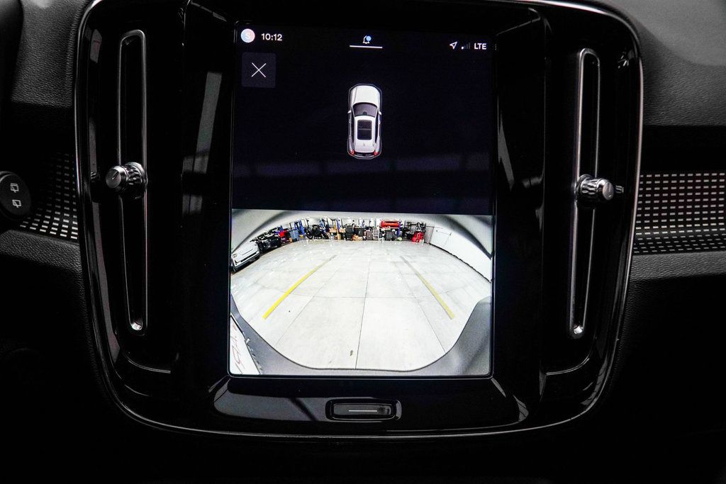 Volvo XC40 photo 24