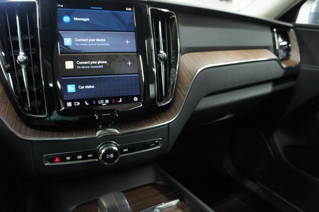 2022 Volvo XC60 1-Owner, B5 AWD Momentum - 23017180 - 24