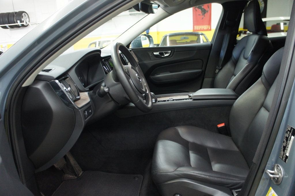 2022 Volvo XC60 1-Owner, B5 AWD Momentum - 23017180 - 29