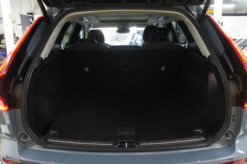 2022 Volvo XC60 1-Owner, B5 AWD Momentum - 23017180 - 37