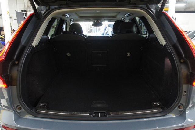 2022 Volvo XC60 1-Owner, B5 AWD Momentum - 23017180 - 37