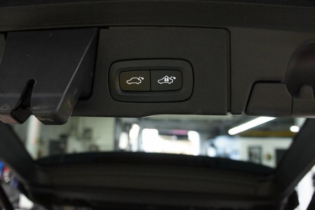 2022 Volvo XC60 1-Owner, B5 AWD Momentum - 23017180 - 39