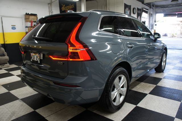 2022 Volvo XC60 B5 Momentum AWD's photo