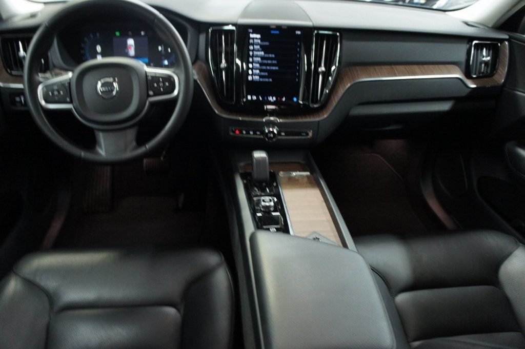 2022 Volvo XC60 1-Owner, B5 AWD Momentum - 23017180 - 5