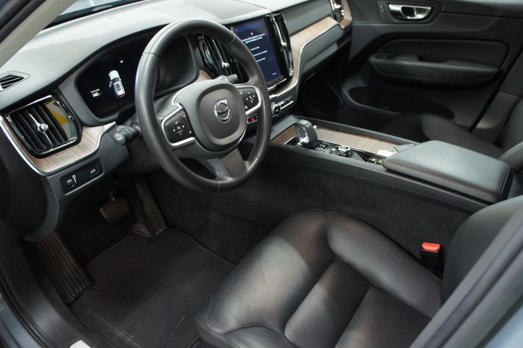 2022 Volvo XC60 1-Owner, B5 AWD Momentum - 23017180 - 6