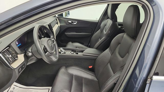 2022 Volvo XC60 B5 AWD Inscription w/ Advanced Pkg, 20'' Wheels & Climate Pkg - 23068523 - 18