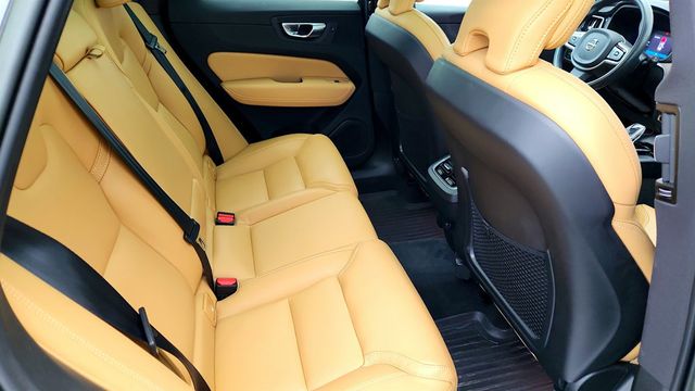 2022 Volvo XC60 B5 AWD Inscription with 20'' Wheels and Climate Package - 22977975 - 20