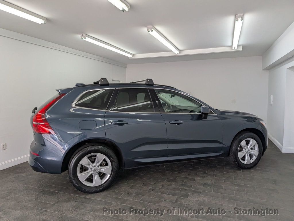2022 Volvo XC60 B5 Momentum photo 22