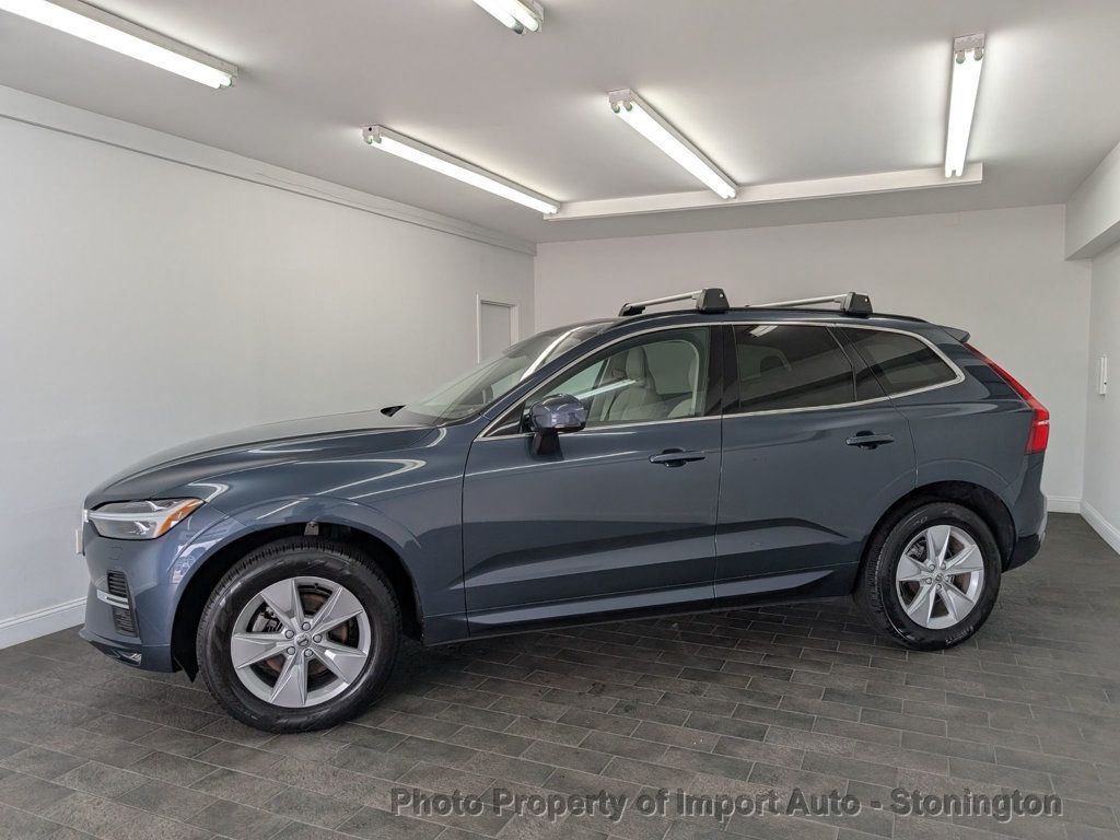 2022 Volvo XC60 B5 Momentum photo 5