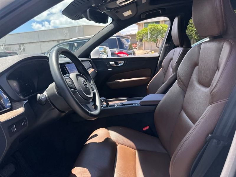 2022 Volvo XC60 B5 AWD Momentum - 22915056 - 11