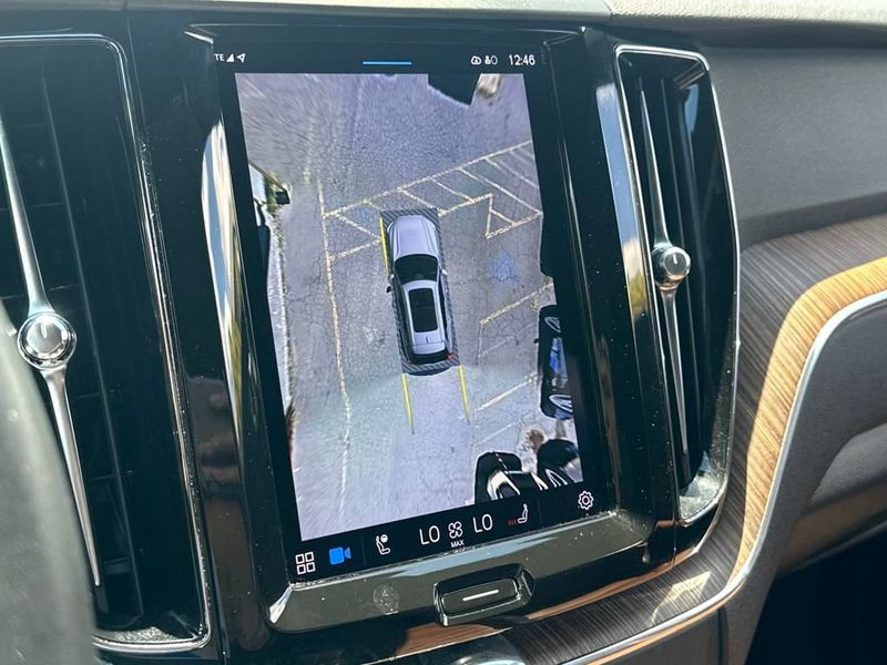 2022 Volvo XC60 B5 AWD Momentum - 22915056 - 15