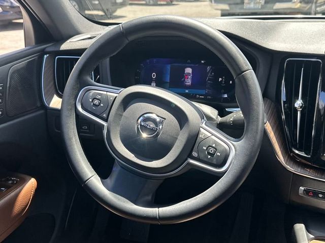 2022 Volvo XC60 B5 AWD Momentum - 22915056 - 16