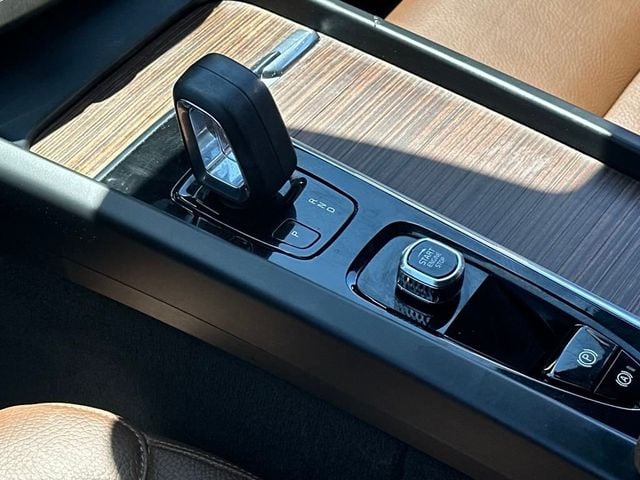 2022 Volvo XC60 B5 AWD Momentum - 22915056 - 17