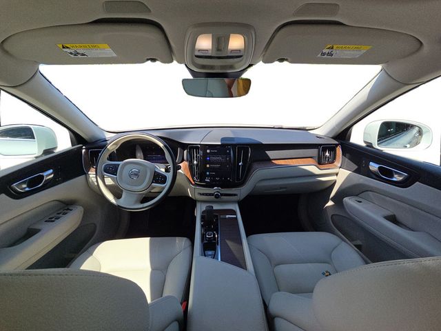 2022 Volvo XC60 B5 AWD Momentum - 23042055 - 11