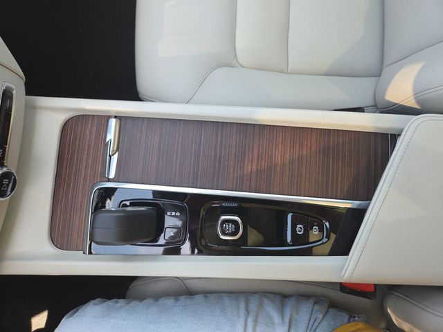 2022 Volvo XC60 B5 AWD Momentum - 23042055 - 14