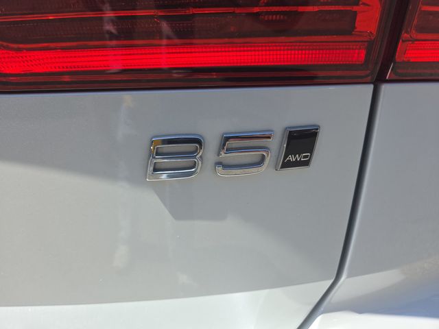 2022 Volvo XC60 B5 AWD Momentum - 23042055 - 25