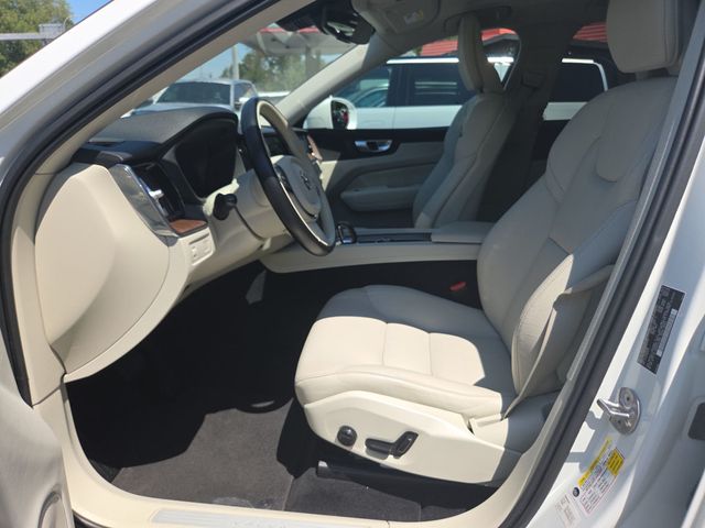 2022 Volvo XC60 B5 AWD Momentum - 23042055 - 8