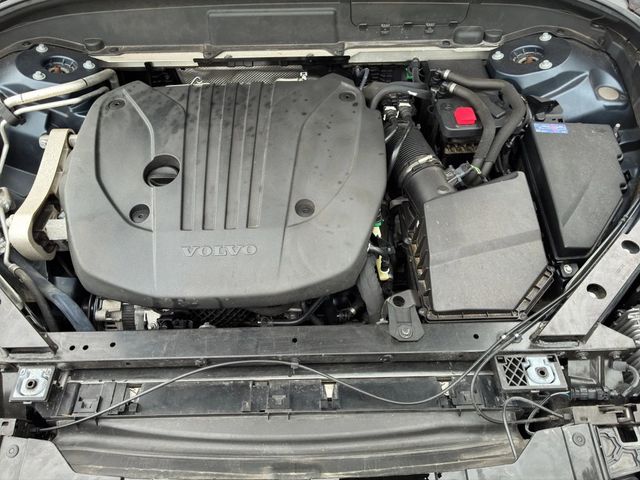 2022 Volvo XC60 B5 AWD Momentum - 23062318 - 18